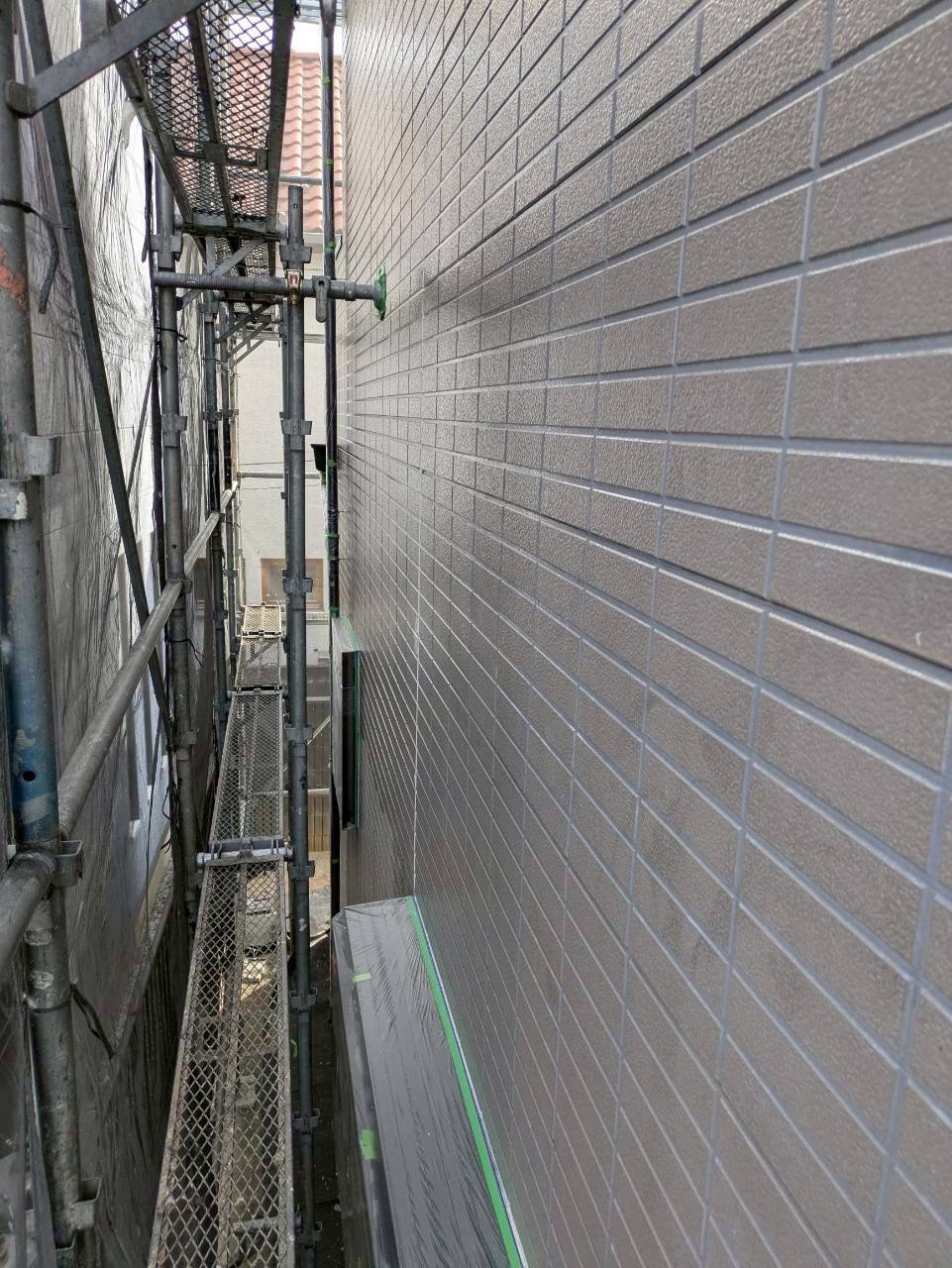 塗り替えで艶や色味が復活したサイディング